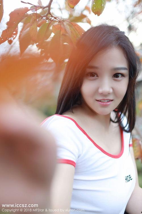 小九月国产写真视频,青春校园的浪漫演绎